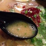 ラーメン康竜 - スープ
