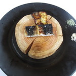 ウシマル - 九十九里浜産海獲り天然鰻とシェフが獲るヤマドリダケモドキの炭火焼