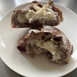 スリジエ - ラズベリーチーズ割ったとこ