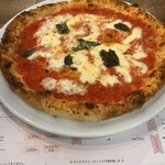 Zecchini Pizza Bancarella - マルゲリータ