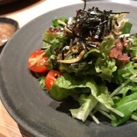 よきにくや - 梅と大葉のサラダ
