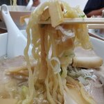 喜一 - 細かく刻まれたネギが麺の旨味を増す