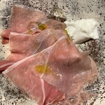 luogo - kurkku木更津kurkku水牛チーズ　麦豚生ハム