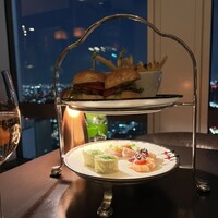 ザ タヴァン グリル＆ラウンジ - 