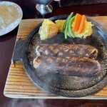 ジョージ - 炭火焼きハンバーグ300ｇレア(デミグラスソース)