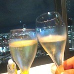 テーブル36 - 乾杯！