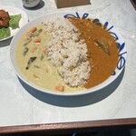 インダスレイ - ダブルカレー1050円