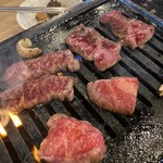 Horumon Yakiniku Senaya - 赤肉達をオンザロースター