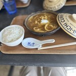 鯱市 - カレー煮込み(普通)とライス