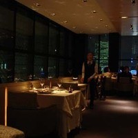 ベージュ アラン・デュカス 東京 - 