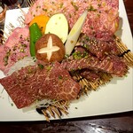 焼肉処バッテン - 左上から、上タン、ロース、厚切りハラミ、みすじ