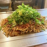 Hiroshima Okonomiyaki Okotarou - おこたろうデラックスお好み焼き+広島宝島ねぎトッピング