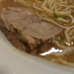 らぁめん花水木 - ・チャーシューは美味しく厚みあり