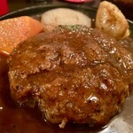 ma-sannoie - 特選石垣牛ハンバーグ　飲めるくらいのレアハンバーグでスプーンで頂く