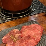 炭火焼ホルモン ぐう - 