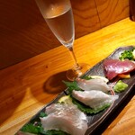 肉と野菜と日本酒と・・・ バリク - 刺身4点盛り 1130円、内容は「タカベ」「真鯛」「カツオ」「カンパチ」になります