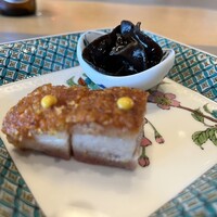 CANTON8 銀座店 - 皮がぱりっぱりの三枚肉とキクラゲ