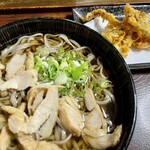 そば処　おおけやき - 料理写真:冷たい肉そば・げそ天