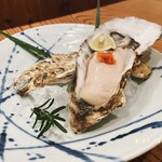 Teuchi Takeuchi - 北海道仙鳳趾産の殻牡蠣
