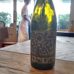 organ - 奥に見えるはルーシー