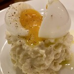 SakeLabo暢ぺ - ポテトサラダ半熟卵添え