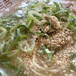 一楽ラーメン - ネギと胡麻！やね！