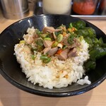 Budouka Kento - ⭐特製らーめん¥950並
      ⭐️ネギチャー¥50
      ⭐️ライス(中)無料
      　※麺固さ、味の濃さ、油の量セレクト可