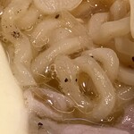 摩天楼 - 麺は中太の縮れ麺