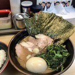 武蔵家 - 特別ラーメン1000円　おろしニンニクは自分で入れました。