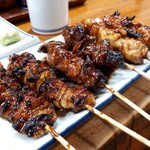 とり春 - 左から皮 レバー 焼き鳥