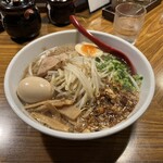 辛しや - ラーメン800円/味付け玉子150円