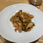 イタリア料理とお菓子のお店 マッキア - 海老と原木椎茸のパスタ