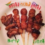 寿々木 - 焼き鳥は豚ガツ、ホタテ串、つくね、しいたけ串♪ 店じまい前だったので、全品70円☆彡