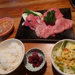 Sumibi Yakiniku Moritsujitei - 