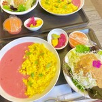 ファーマーズマルシェ Hitotsubu - 料理写真:ピンクカレー