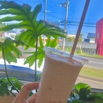 ファーマーズマルシェ Hitotsubu - いちごシェイク