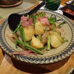 まーちぬ家 - ジャガイモとベーコンの炒め物