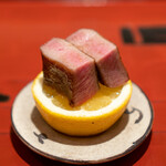 WAGYU USHITOMI - 焼物 和牛タン 檸檬
