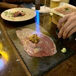 近江牛ステーキとがぶ飲みワイン ニクバルモダンミール - 