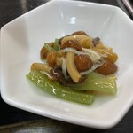 駅前食堂 Seiten - 小皿になめこおろし