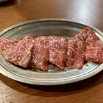 ホルモン・焼肉 一休亭 元 - 近江牛 赤身もも