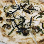 溶岩石窯ピザ 轍 - 