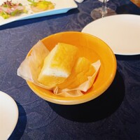 ボーン グランデ アリア - シェフのお任せランチのパン