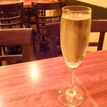 ヴィット・デ・ウィット - まずはグラススパークリングワイン