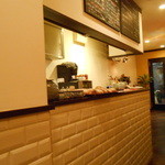 ヴィット・デ・ウィット - 店内奥のテーブル席から入口方向