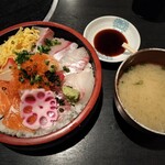 Uoya Kyu Maru Go - 海鮮丼ランチ 900円