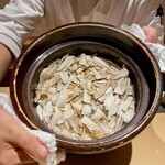 銀座 しのはら - 土鍋釜で炊いた松茸ごはん