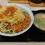 Katsuya - ネギねぎラー油のロースカツ丼（梅）・とん汁（小）