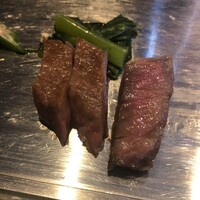 くずし鉄板 あばぐら 神田店 - 【ステーキ】 黒毛和牛ステーキ　赤身  黒毛和牛ステーキ　霜降り