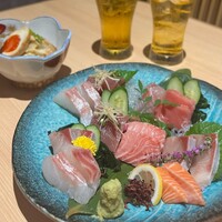 和食 いぶり別邸 新橋店 - 刺身 5点盛りは本マグロ入り